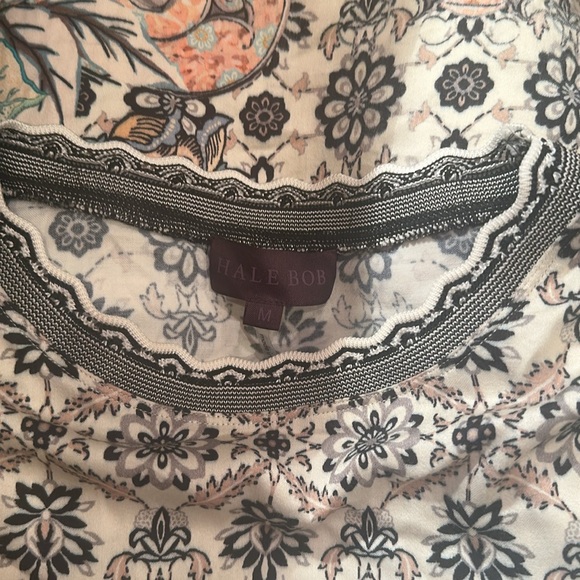 Hale Bob M Floral Short Sleeve Top in NEW Condition Poly/Spandex Blend - Picture 7 of 15